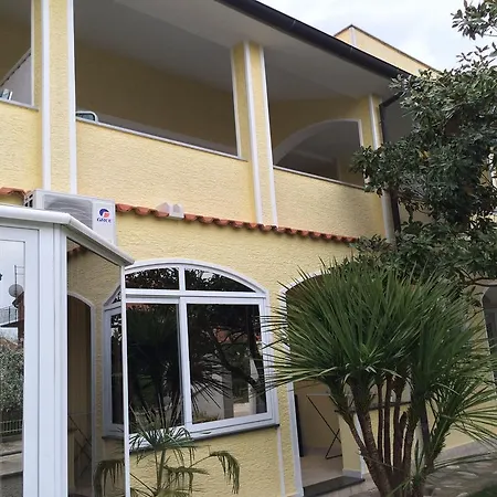 Minella Daire
